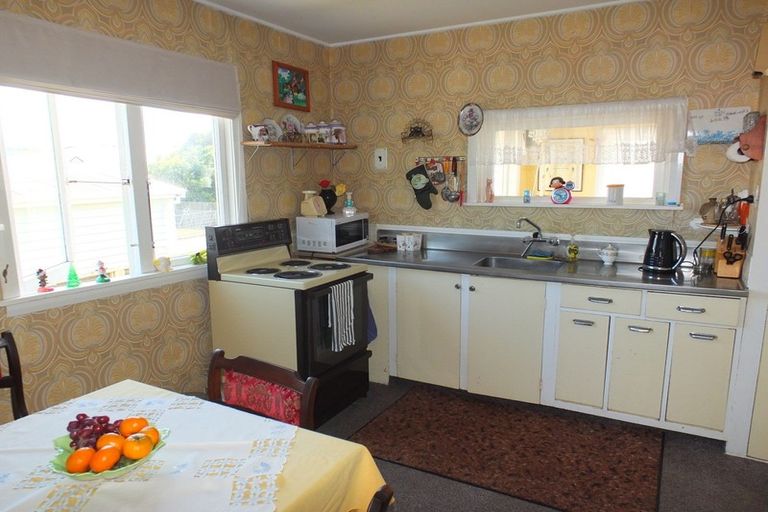 Photo of property in 9 Carthew Terrace, Foxton Beach, Foxton, 4815