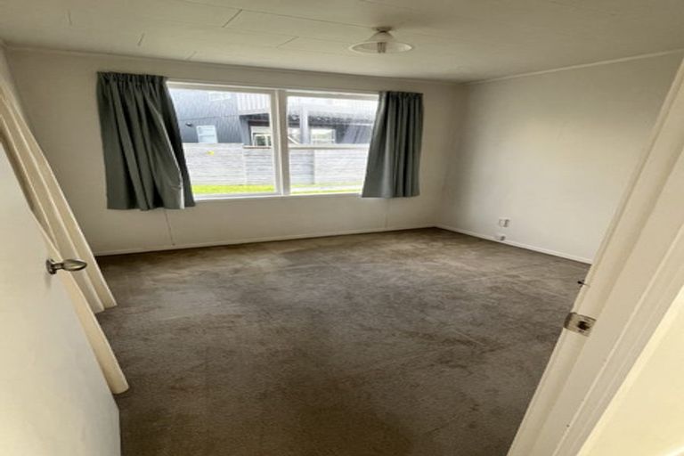 Photo of property in 495 Beach Road, Murrays Bay, Auckland, 0630