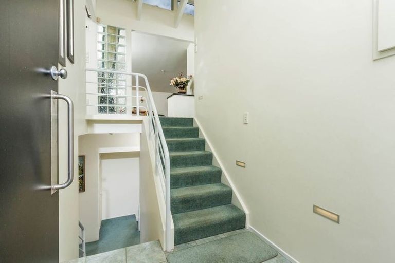 Photo of property in 4 Whitby Crescent, Mairangi Bay, Auckland, 0630