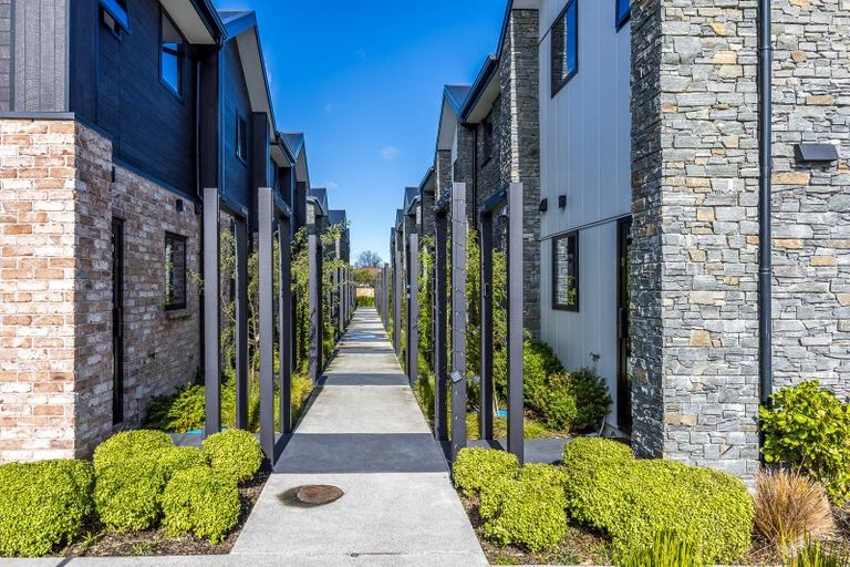 Photo of property in 11/10 Fathom Place, Te Atatu Peninsula, Auckland, 0610