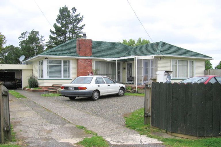 Photo of property in 72 Seymour Road, Sunnyvale, Auckland, 0612