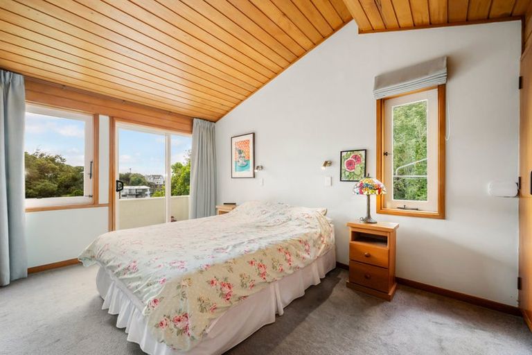 Photo of property in 79 Nicholson Road, Khandallah, Wellington, 6035