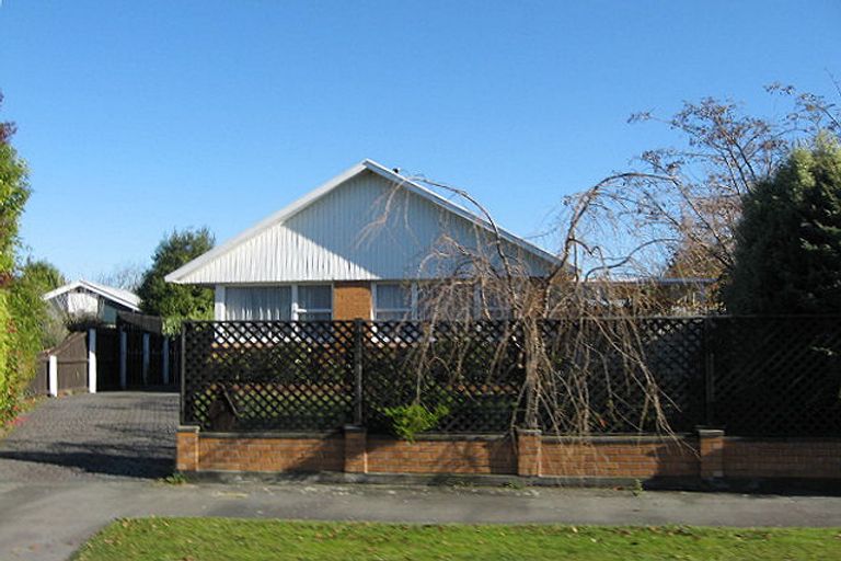 Photo of property in 7 Neave Place, Hillmorton, Christchurch, 8025