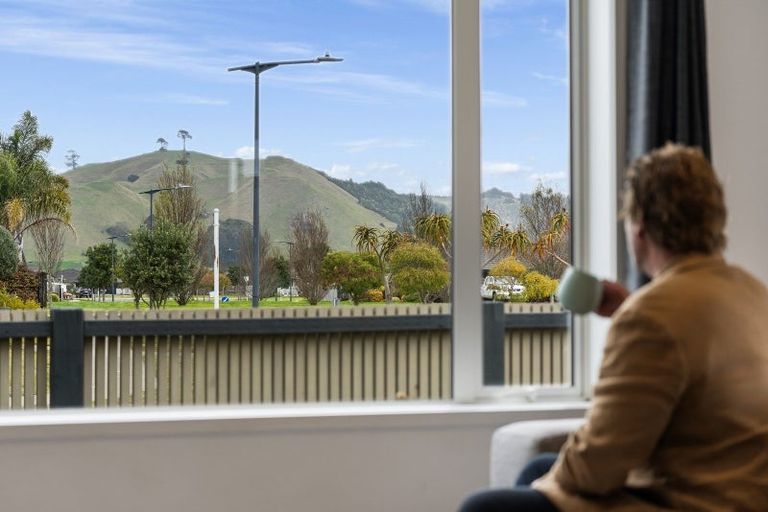 Photo of property in 17 Rainey Crescent, Papamoa Beach, Papamoa, 3118