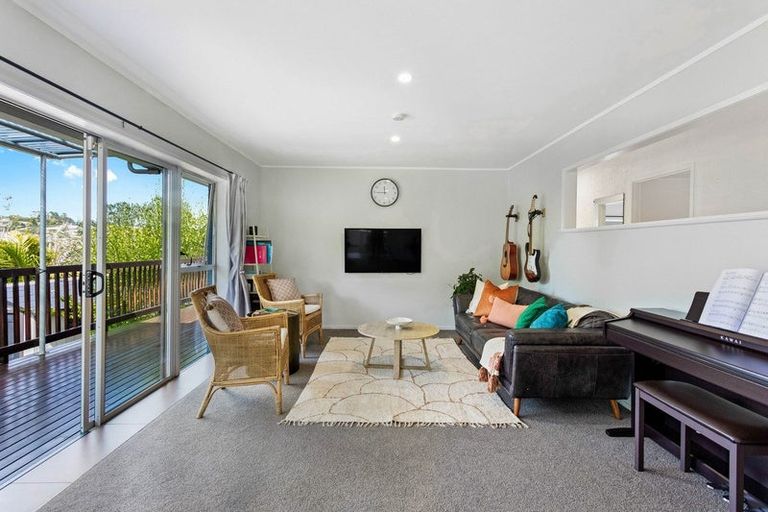 Photo of property in 22 John Road, Stanmore Bay, Whangaparaoa, 0932