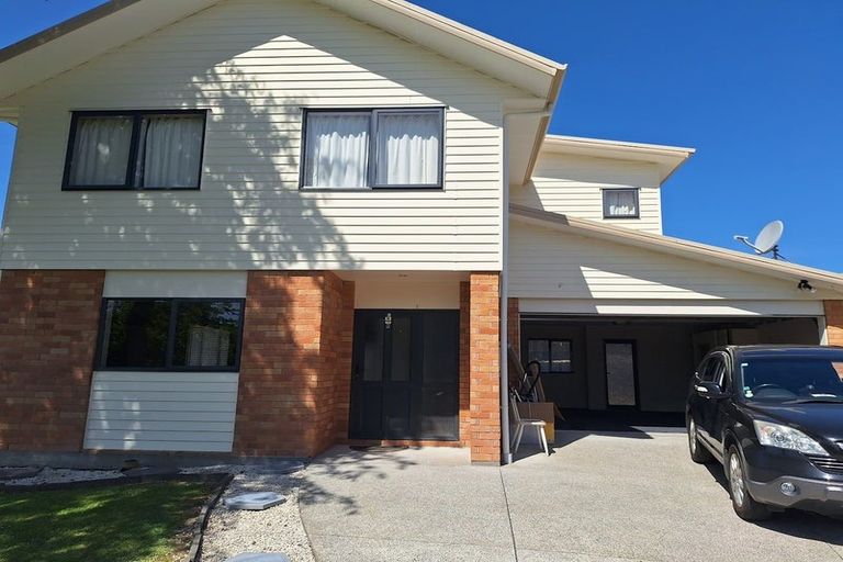 Photo of property in 8 Pyramid Place, Glen Eden, Auckland, 0602