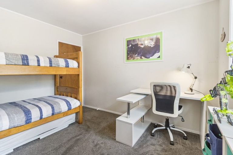 Photo of property in 2/114 Kervil Avenue, Te Atatu Peninsula, Auckland, 0610