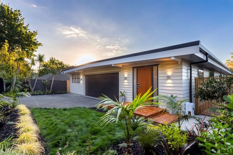 Photo of property in 28 Bass Road, Albany, Auckland, 0632