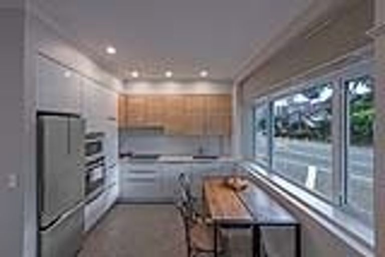 Photo of property in Fountain Court, 16/48 Oriental Parade, Oriental Bay, Wellington, 6011