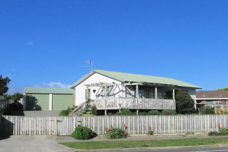 Photo of property in 38 Rutherford Drive, Waikanae Beach, Waikanae, 5036