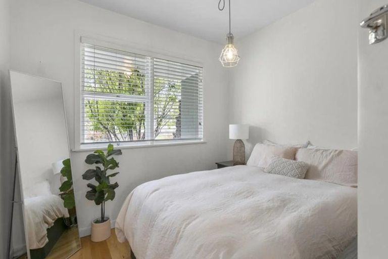 Photo of property in 19 Church Street, Northcote Point, Auckland, 0627