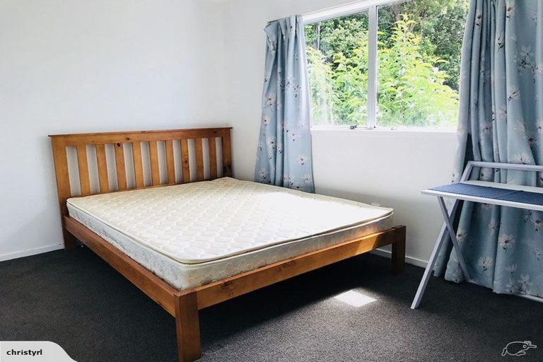 Photo of property in 1/26 Marlborough Avenue, Glenfield, Auckland, 0629