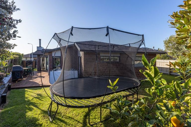 Photo of property in 12 Hulme Way, Raumati Beach, Paraparaumu, 5032