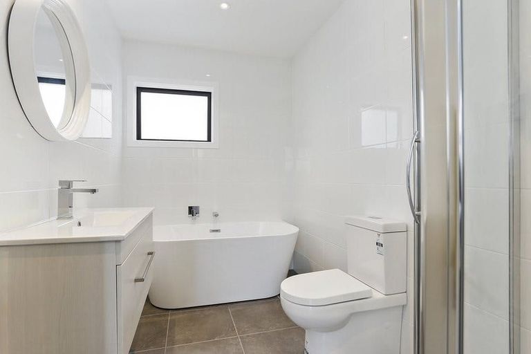 Photo of property in 99 Vandeleur Avenue, Birkdale, Auckland, 0626