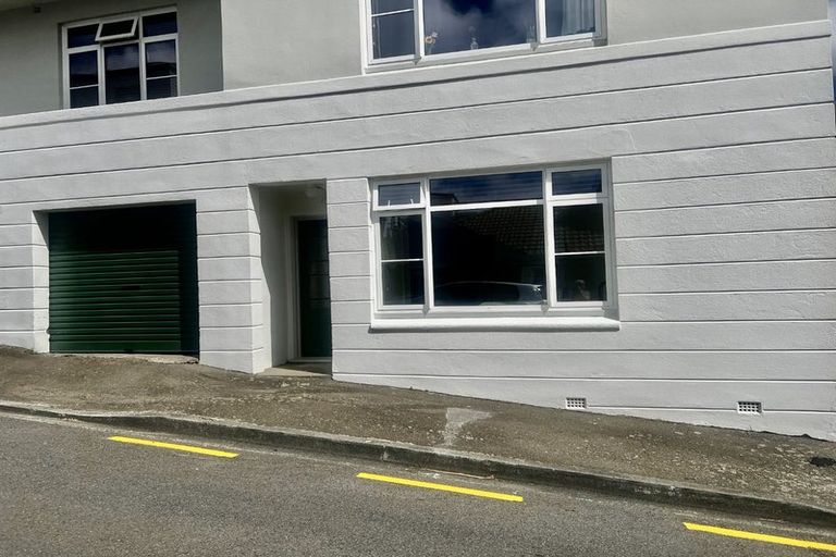 Photo of property in Nissen Court, 11g Hawker Street, Mount Victoria, Wellington, 6011
