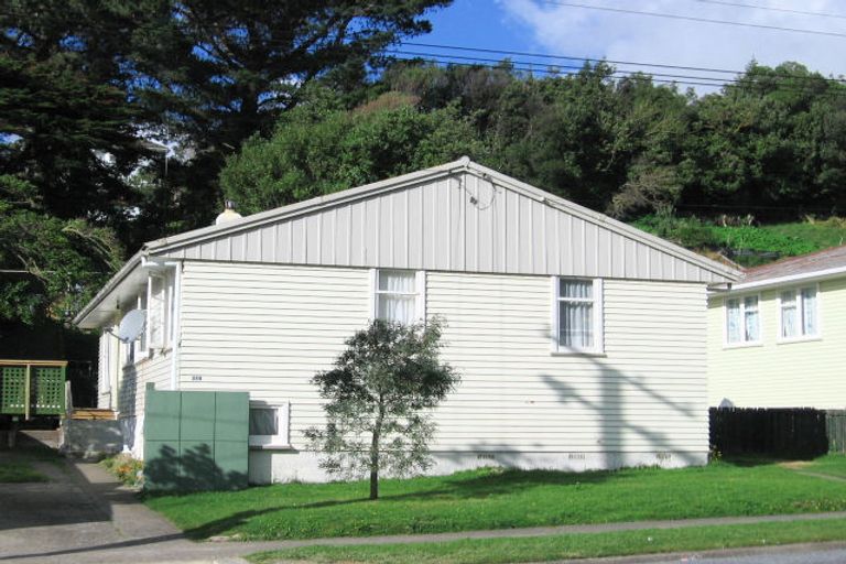 Photo of property in 214 Sievers Grove, Cannons Creek, Porirua, 5024