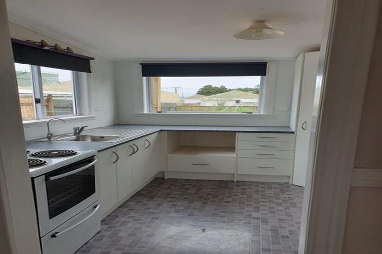 Photo of property in 6 Harbour Street, Moturoa, New Plymouth, 4310