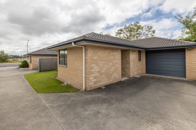 Photo of property in 2/15 Johns Road, Belfast, Christchurch, 8051