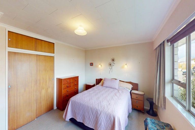 Photo of property in 1 Saint Annes Street, Levin, 5510