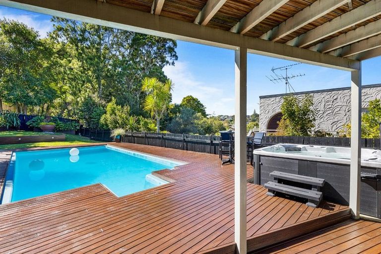 Photo of property in 57 Maxwelton Drive, Mairangi Bay, Auckland, 0630