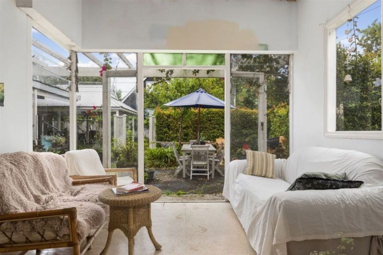 Photo of property in 1/1 Owens Road, Devonport, Auckland, 0624