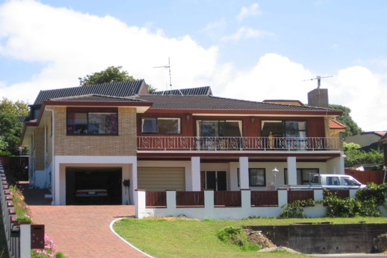 Photo of property in 940 Beach Road, Waiake, Auckland, 0630