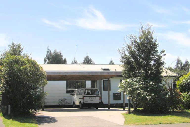 Photo of property in 18 Augustus Earle Place, Pukehangi, Rotorua, 3015