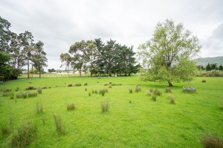 Photo of property in 765 Makerua Road, Tokomaru, Palmerston North, 4474