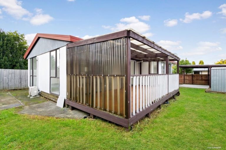 Photo of property in 2/8 Cameron Place, Ranui, Auckland, 0612