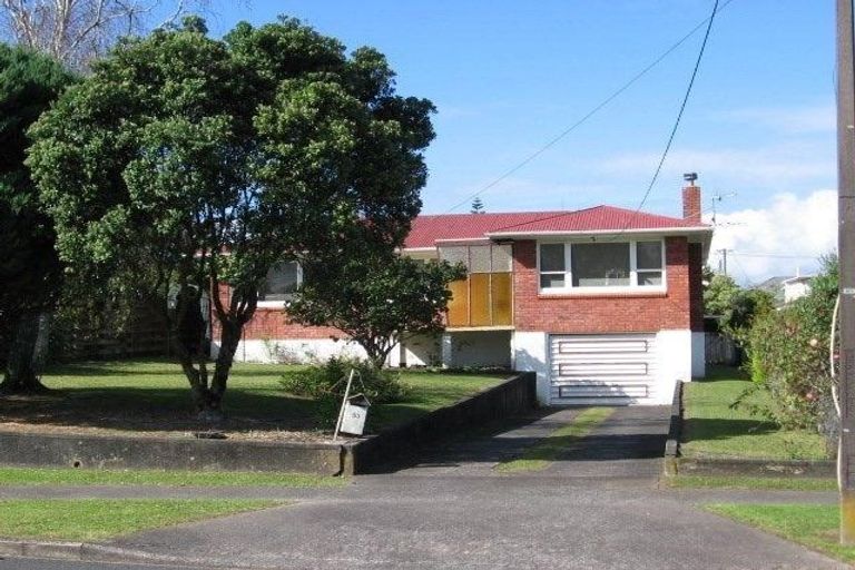 Photo of property in 53 Gloria Avenue, Te Atatu Peninsula, Auckland, 0610
