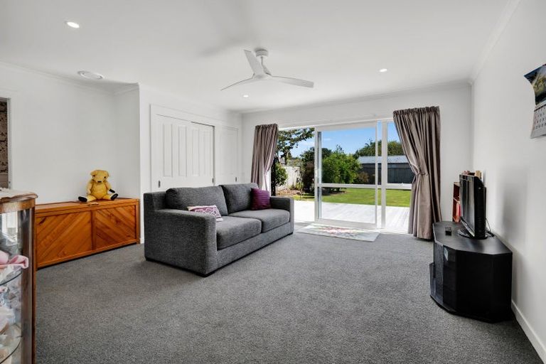 Photo of property in 30 Kahikatea Street, Inglewood, 4330