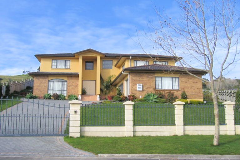 Photo of property in 54 Brooke Ridge Rise, East Tamaki Heights, Auckland, 2016