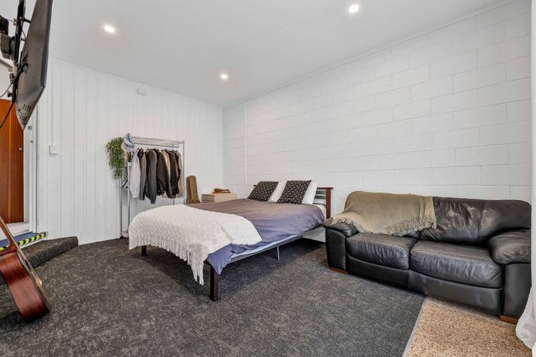 Photo of property in 15b Mayfair Place, Westown, New Plymouth, 4310