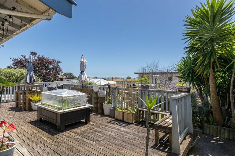 Photo of property in 16 Bulteel Street, New Plymouth, 4310