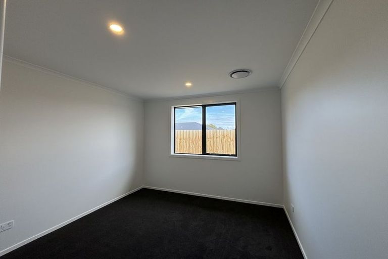 Photo of property in 16 Songpa Street, Halswell, Christchurch, 8025