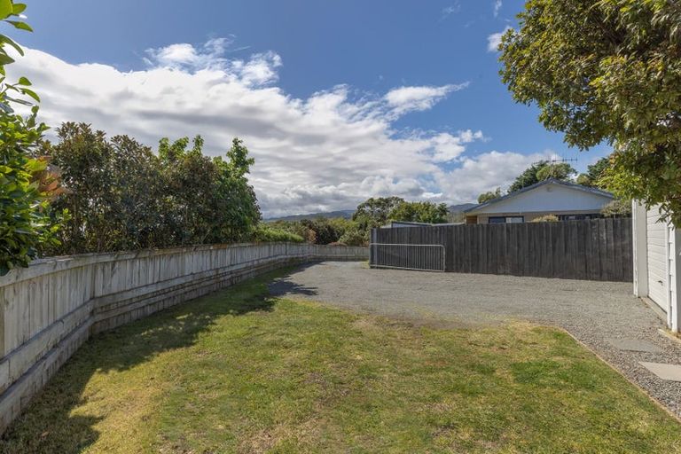 Photo of property in 73 Langdale Avenue, Paraparaumu, 5032