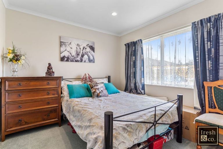 Photo of property in 25 Carisbrook Crescent, Papakura, 2110