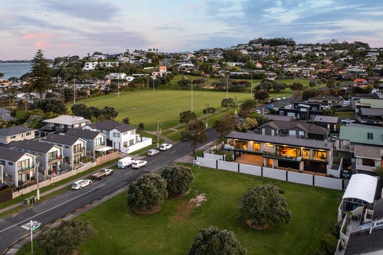 Photo of property in 3a William Bayes Place, Red Beach, 0932