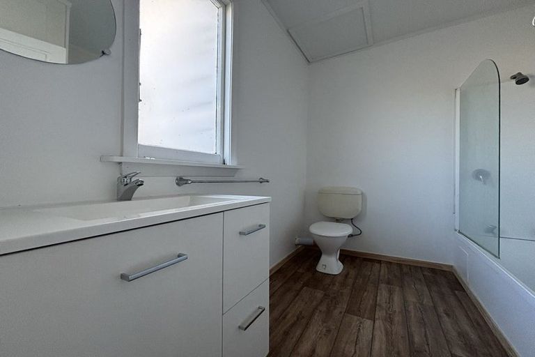 Photo of property in 2/188 The Parade, Island Bay, Wellington, 6023