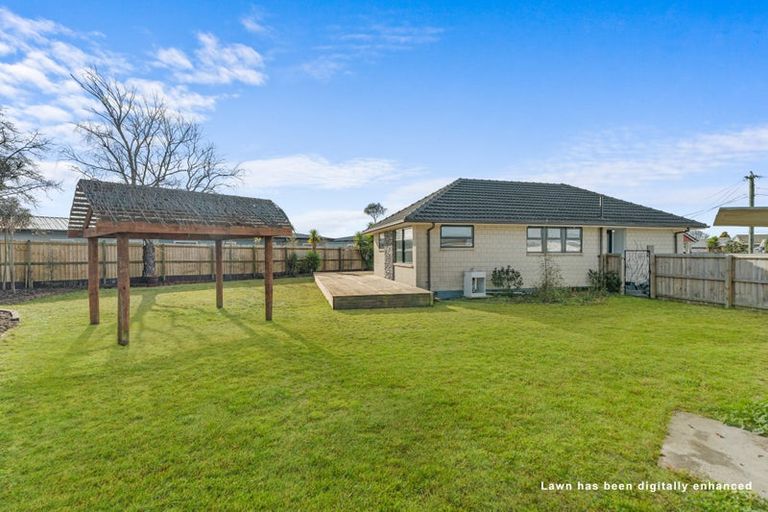 Photo of property in 13 Ontario Place, Wainoni, Christchurch, 8061