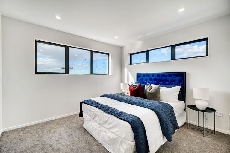 Photo of property in 16 Woodford Avenue, Brookfield, Tauranga, 3110