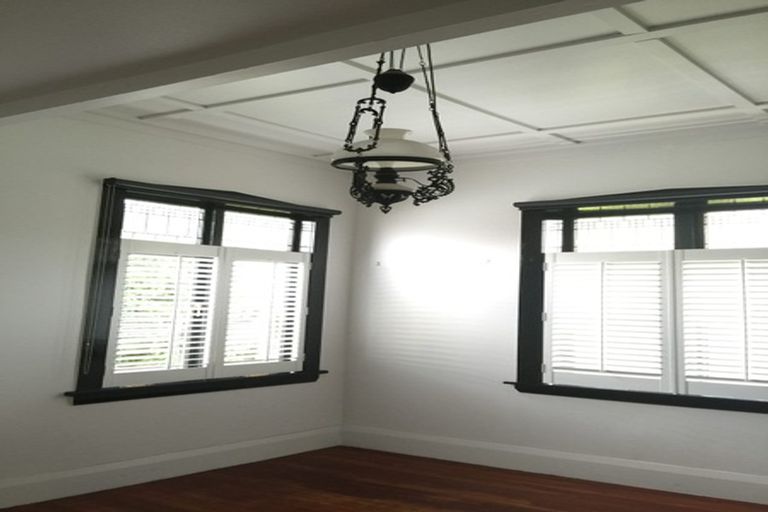 Photo of property in 15 Kerr Street, Devonport, Auckland, 0624