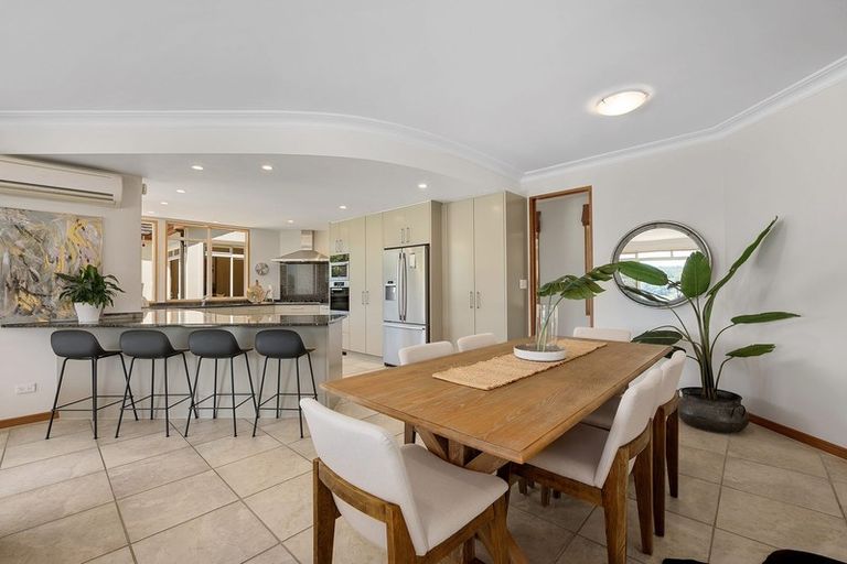 Photo of property in 109 Warman Road, Okura, Auckland, 0792