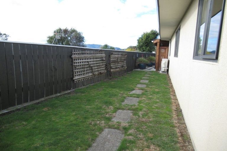 Photo of property in 37 Guildford Drive, Paraparaumu, 5032
