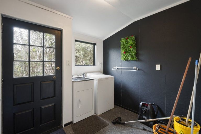 Photo of property in 20 Springdale Grove, Fitzherbert, Palmerston North, 4410