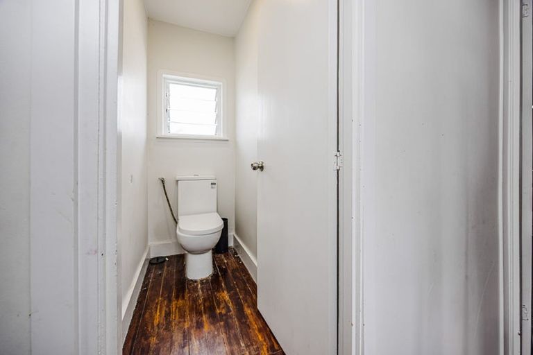 Photo of property in 2 Harrington Road, Henderson, Auckland, 0610