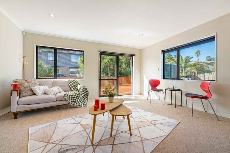 Photo of property in 19a Kelwyn Road, Kelston, Auckland, 0602