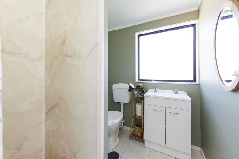 Photo of property in 56 Rhodes Drive, Kelvin Grove, Palmerston North, 4414