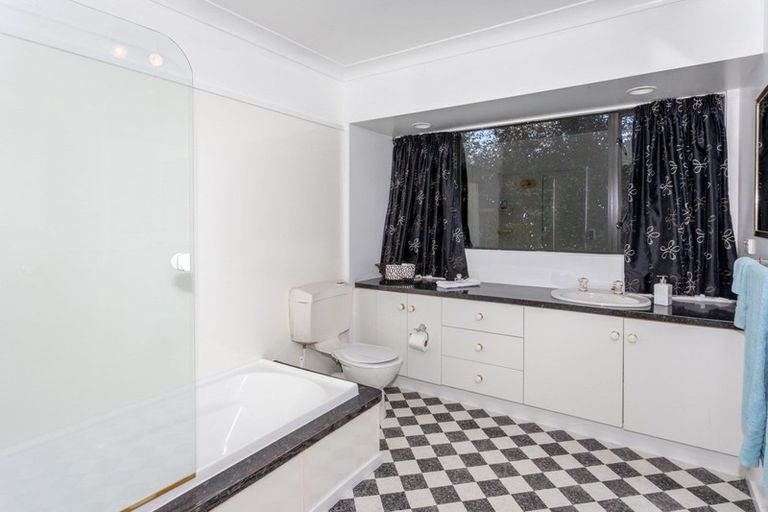 Photo of property in 19 Rewa Rewa Valley, Tairua, 3508