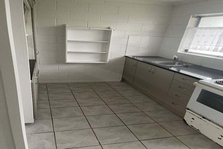 Photo of property in 2 Tennessee Avenue, Mangere East, Auckland, 2024